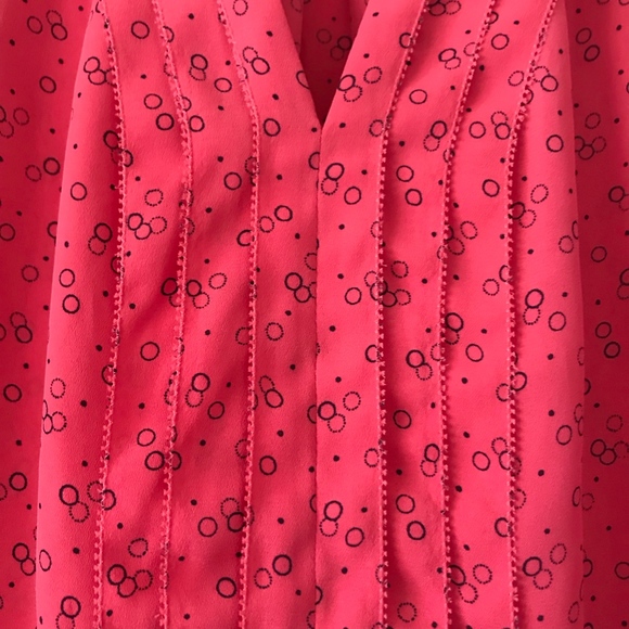 Ann Taylor tank style blouse. - Picture 4 of 4